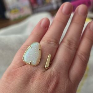 RARE Kendra Scott Gold Open Ring White Kyocera Opal Stone Sparkle Adjustable